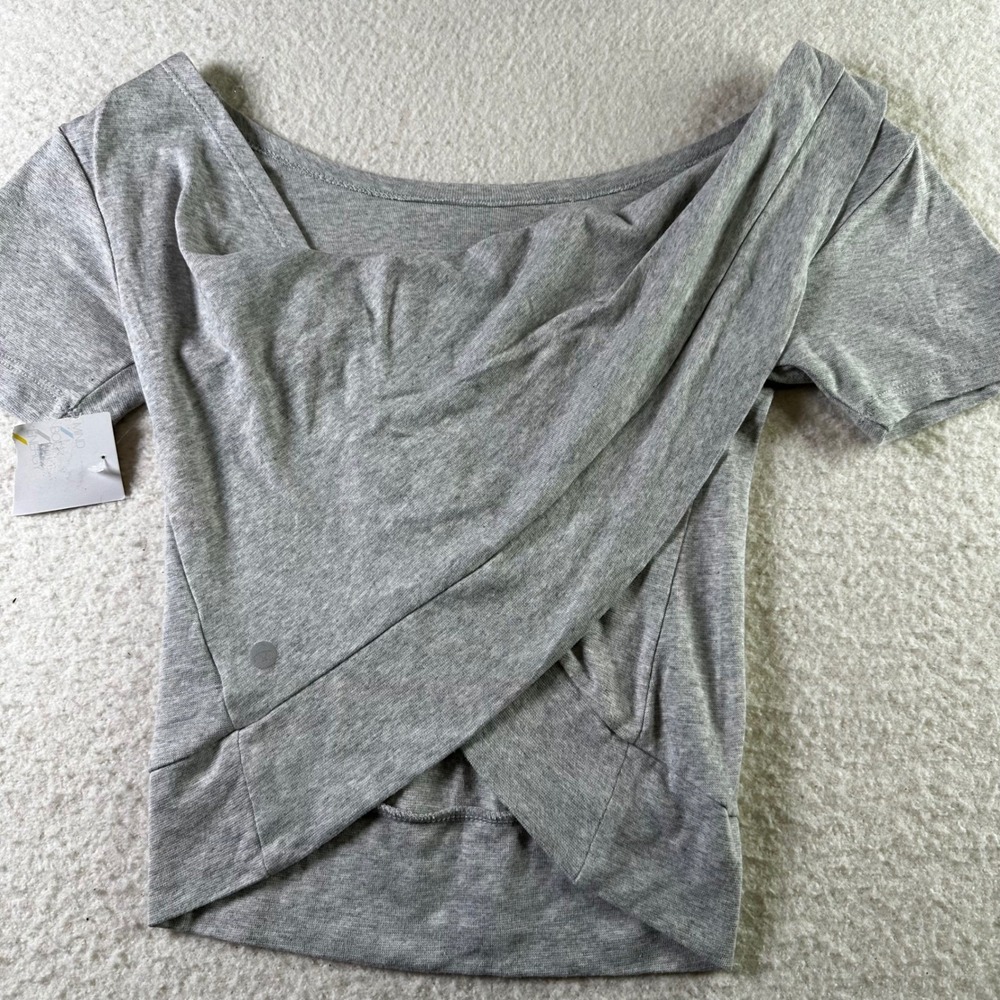 NWT Mind Body Energy Grey Drape Front Short Sleeve Athleisure Top Shirt Yoga M